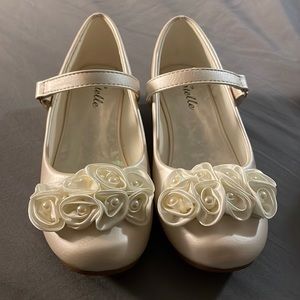Ivory dress shoes. Size 13.